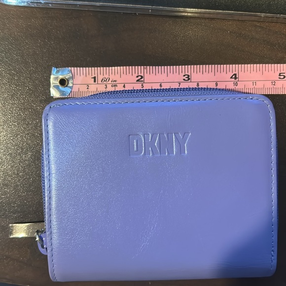DKNY wallet - Picture 5 of 6